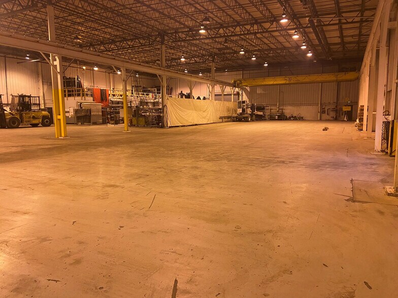 More Photos Of 27800 Wick Rd, Romulus Warehouse For Lease