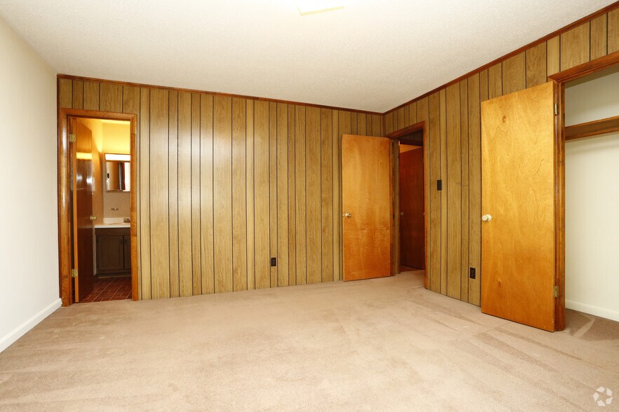 More Photos Of 6535 Summertime Apartments, 6535 Jeffrey Dr, Fayetteville Apartments For Sale