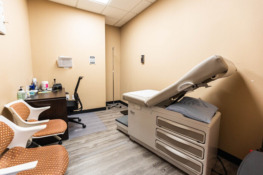 More Photos Of 3320 Lavon Dr, Garland Bank For Sale