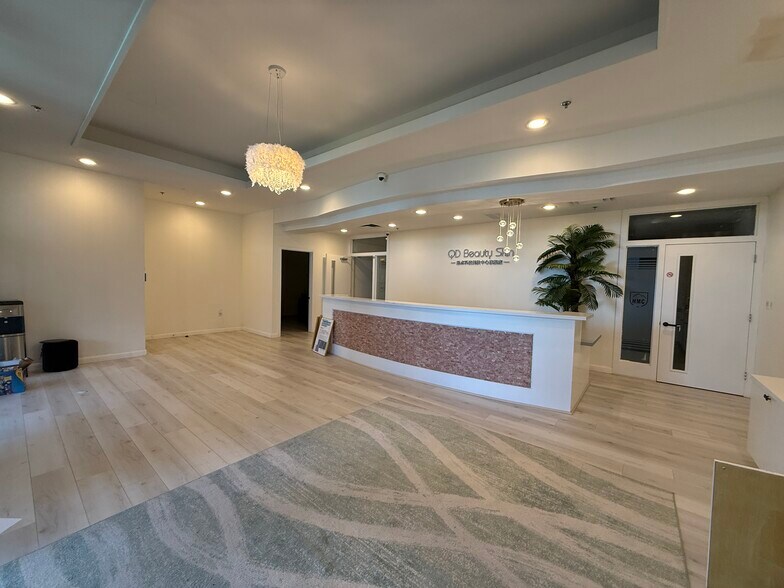 More Photos Of 9889 Bellaire Blvd, Houston General Retail For Sale