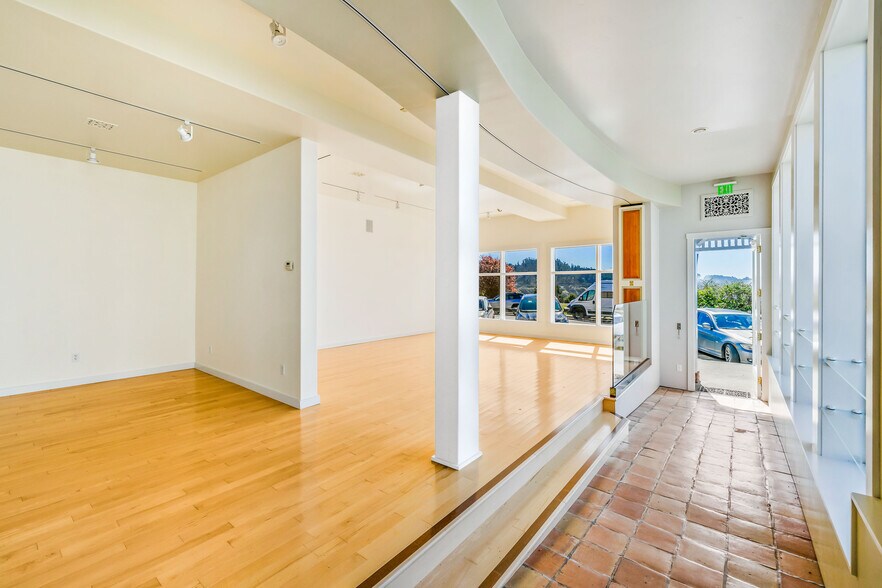 More Photos Of 45094 Main St, Mendocino General Retail For Sale