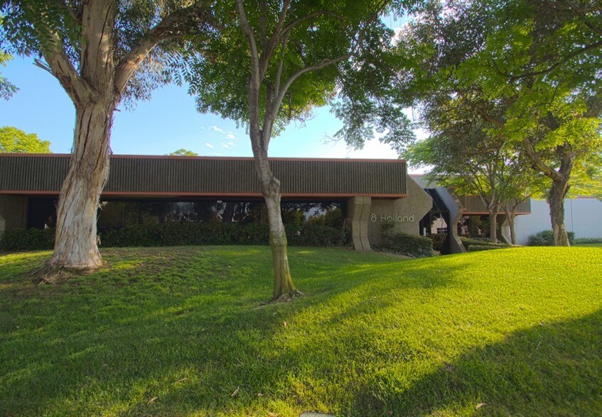 More Photos Of 8 Holland, Irvine Warehouse For Lease