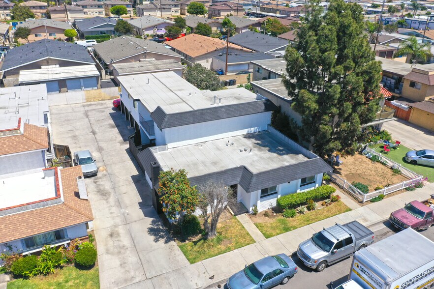 More Photos Of 17412 Dairyview Cir, Huntington Beach Apartments For Sale