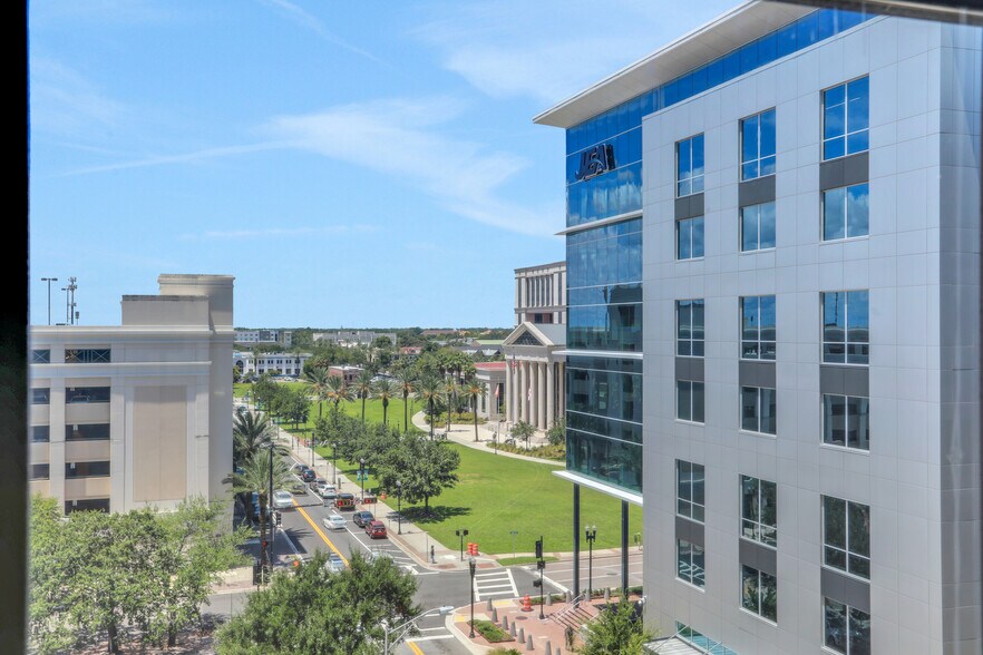 More Photos Of 300 W Adams St, Jacksonville Office For Sale