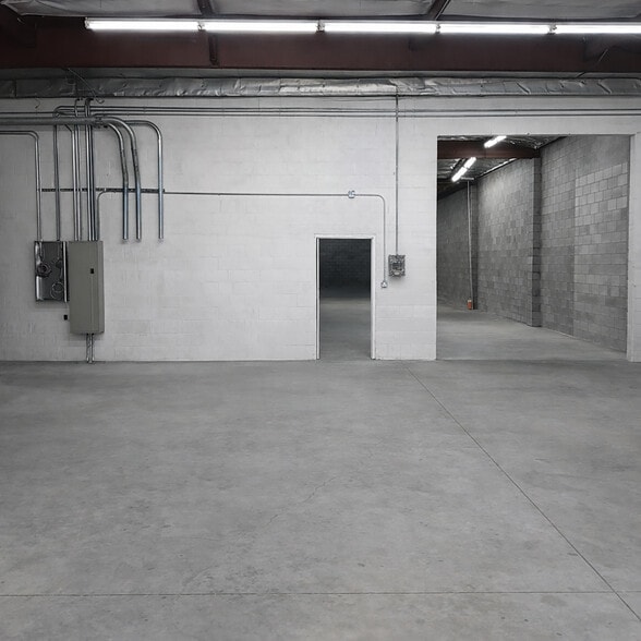 More Photos Of 1120 E 14th Pl, Los Angeles Warehouse For Lease