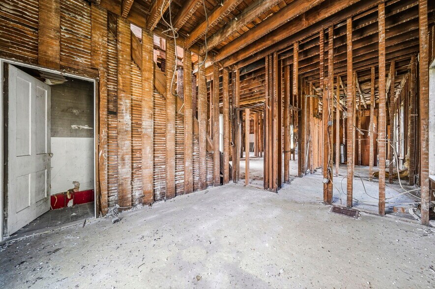 More Photos Of 2699 E Center St, North Kingsville Apartments For Sale