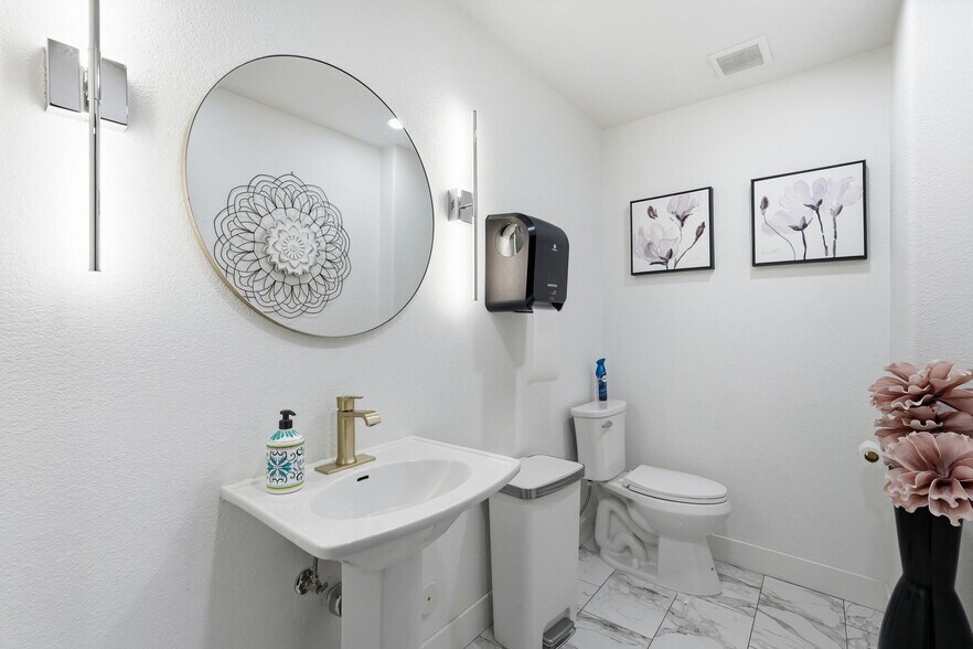 More Photos Of 12826 N Scottsdale Rd, Scottsdale Office Residential For Lease
