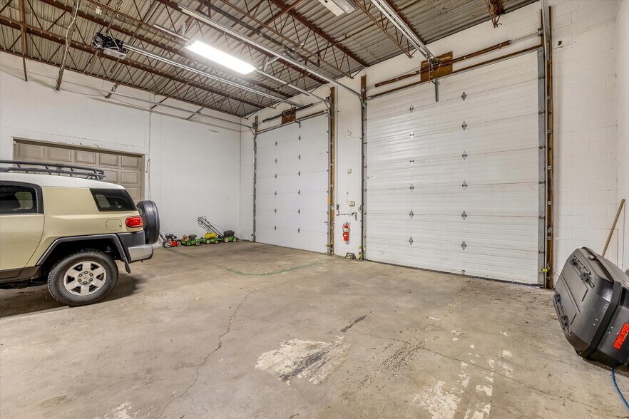 More Photos Of 130-150 Eva St, Saint Paul Industrial For Sale