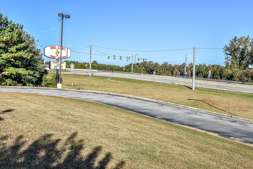 More Photos Of 1530 Hwy 16, Griffin Restaurant For Lease