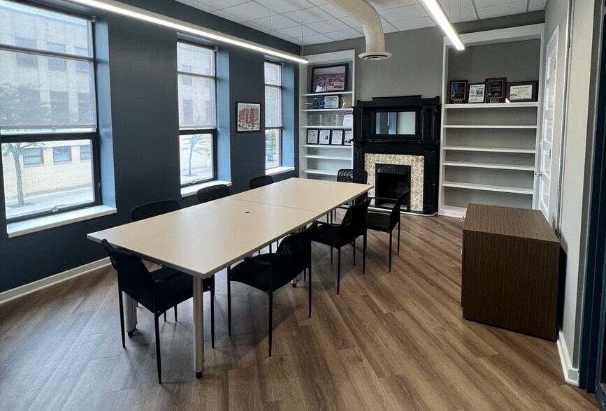 More Photos Of 409 Massachusetts Ave, Indianapolis Office For Lease