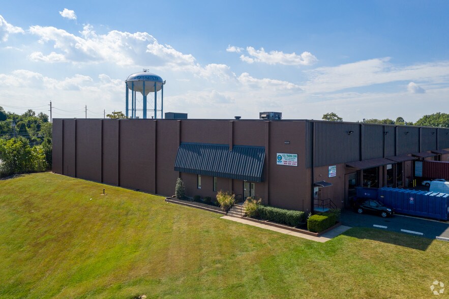 More Photos Of 8295-8301 National Hwy, Pennsauken Warehouse For Lease