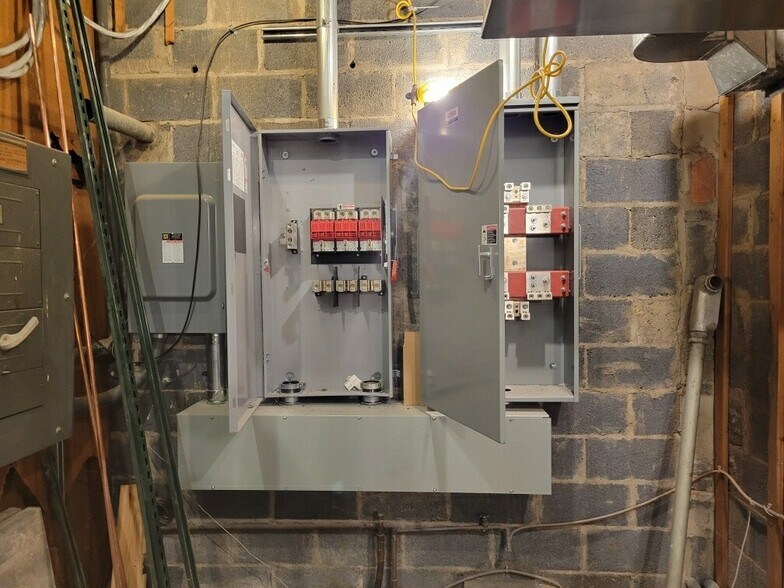 More Photos Of 20035 Plymouth Rd, Detroit Storefront For Sale