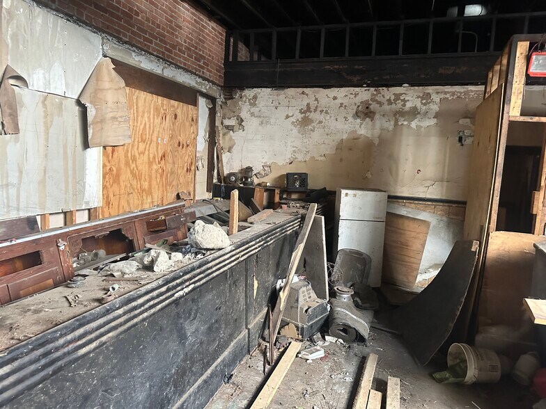 More Photos Of 5000 Mcdougall St, Detroit Convenience Store For Sale