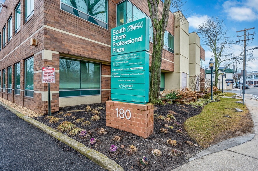 More Photos Of 180 E Main St, Bay Shore Medical For Sale