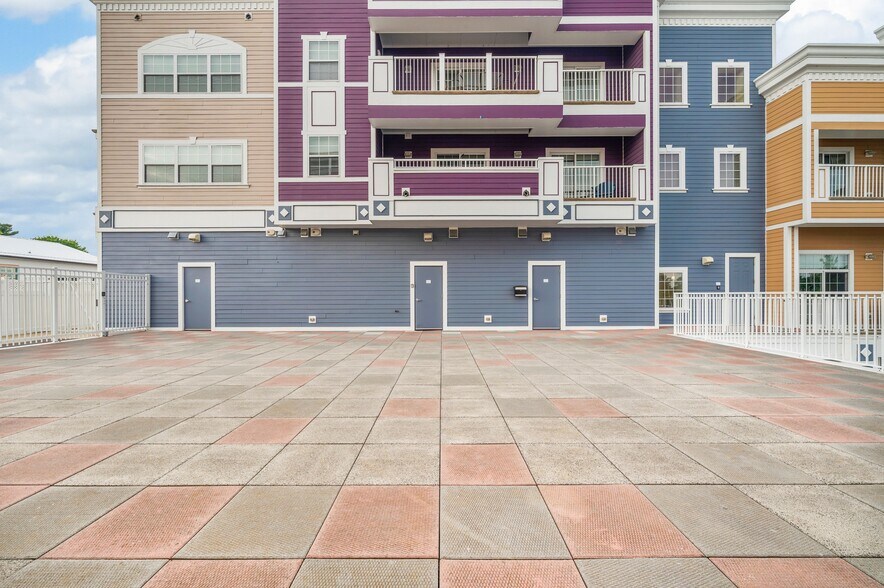 More Photos Of 225 N Whittaker St, New Buffalo Apartments For Sale