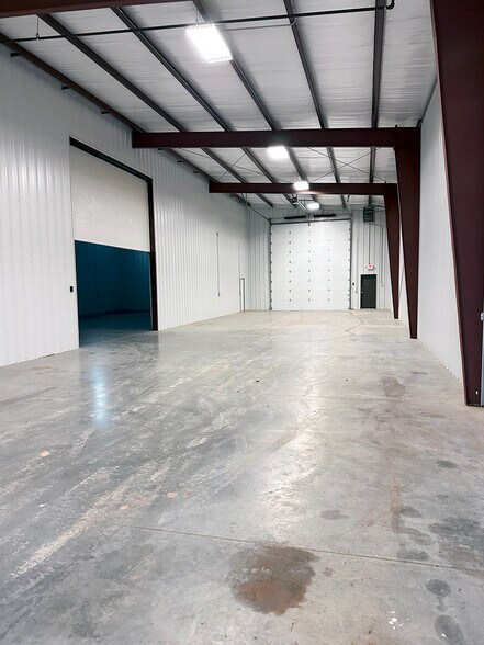 More Photos Of 3500 S Hwy 81, El Reno Service For Lease