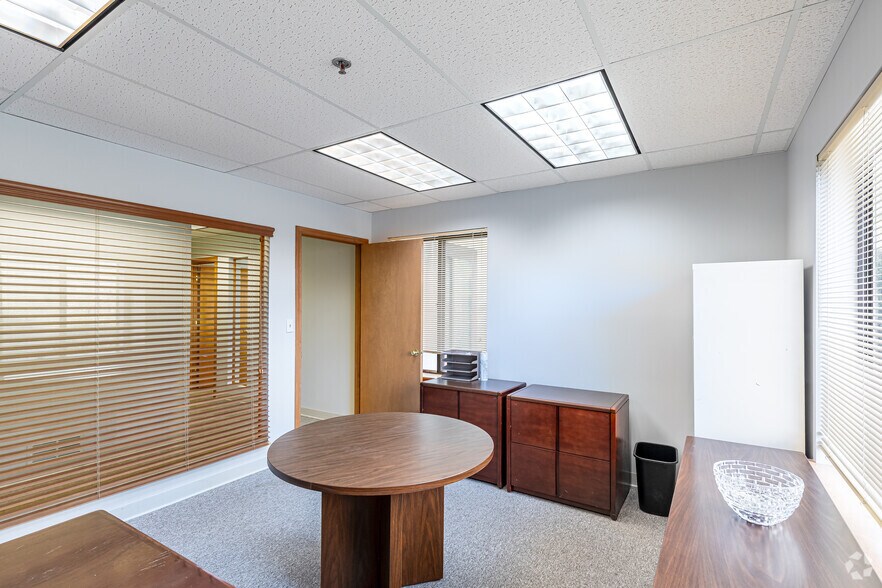 More Photos Of 2 Forest Park Dr, Farmington Unknown For Sale