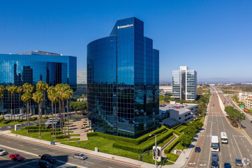 More Photos Of 4660 La Jolla Village Dr, San Diego Office For Lease