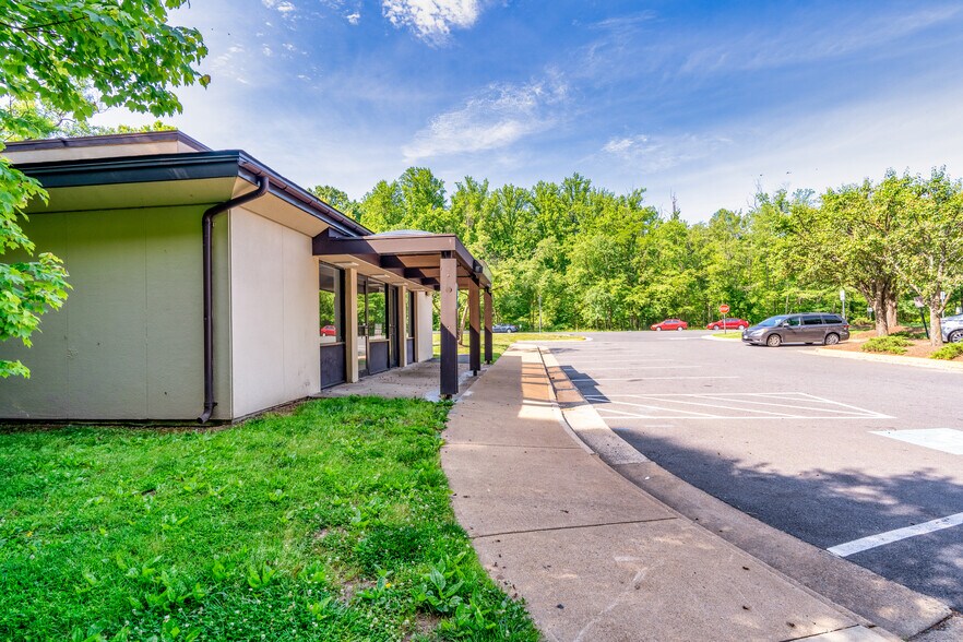 More Photos Of 2235 Soapstone Dr, Reston Freestanding For Lease
