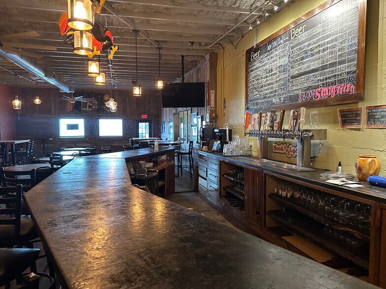 More Photos Of 130 E Goodnight Ave, Aransas Pass Restaurant For Sale