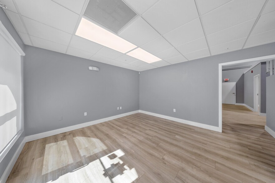 More Photos Of 11379-11399 NW 122nd St, Medley Warehouse For Sale