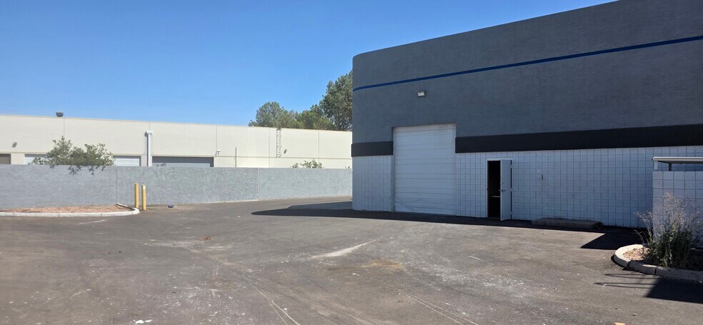 More Photos Of 6532 W Flint St, Chandler Warehouse For Lease