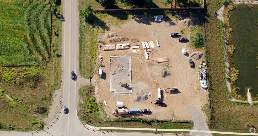 Primary Photo Of 197 Pinehurst Rd, Paris General Retail For Lease