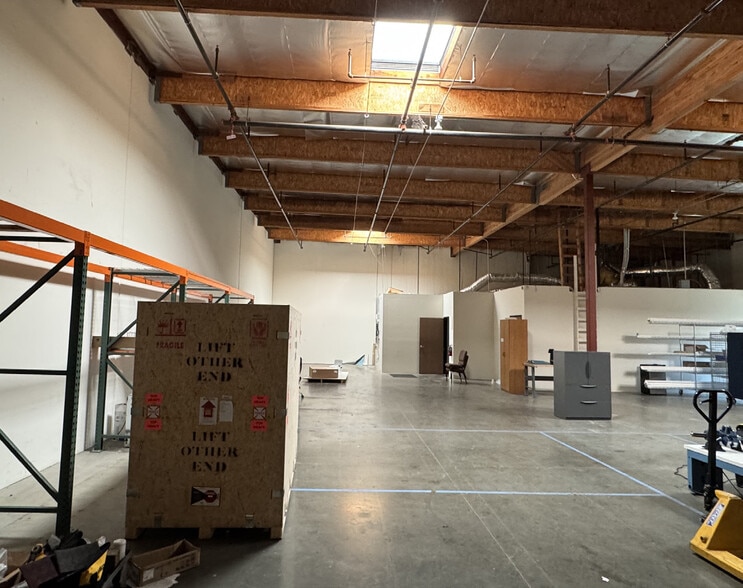 More Photos Of 41680 Corporate Center Dr, Murrieta Manufacturing For Lease