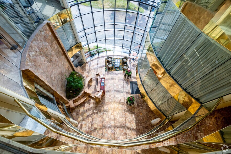 More Photos Of 20 Trafalgar Sq, Nashua Office For Lease