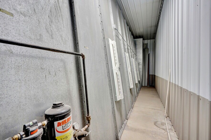 More Photos Of 5220 Maple Ln, Cuba Auto Repair For Sale