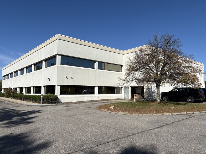More Photos Of 117 Londonderry Tpke, Hooksett Flex For Lease