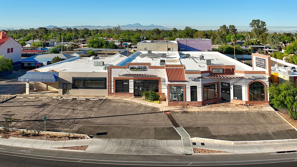 More Photos Of 2636-2640 E Broadway Blvd, Tucson Freestanding For Lease