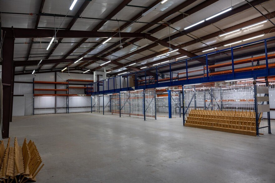 More Photos Of 2020 Fort Worth Hwy, Weatherford Freestanding For Sale