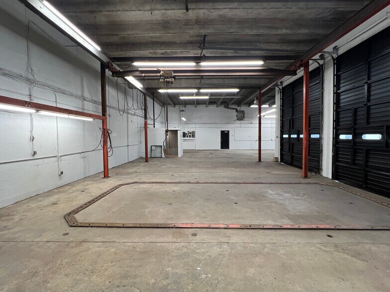 More Photos Of 2810 W Reno Ave, Oklahoma City Service For Lease