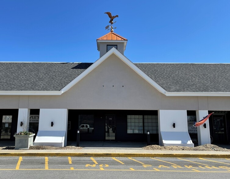 More Photos Of 401-403 Main St, Salem Freestanding For Lease