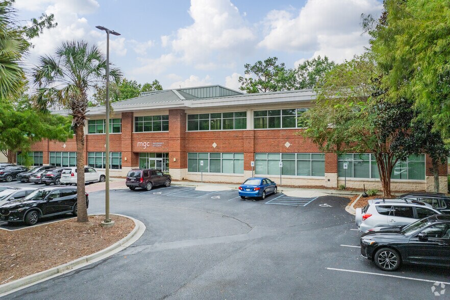 More Photos Of 735 Johnnie Dodds Blvd, Mount Pleasant Medical For Lease