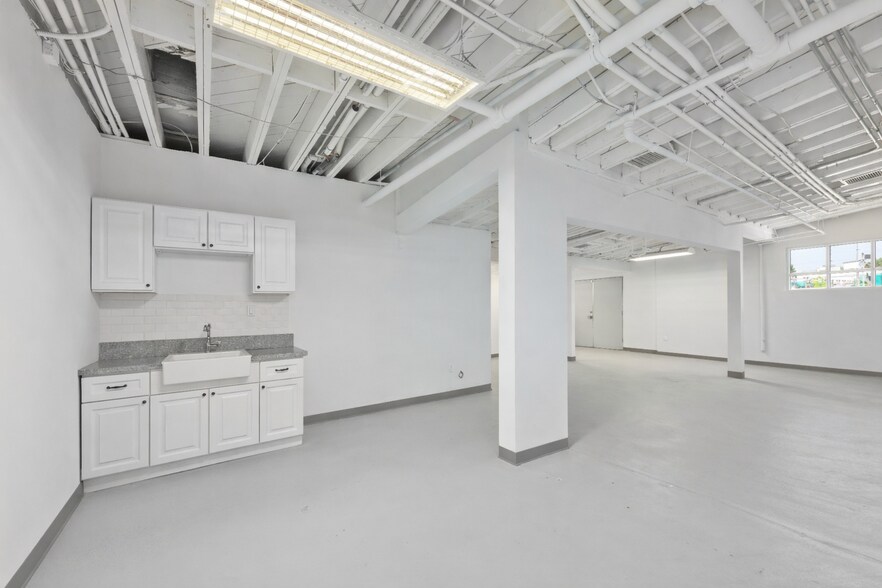 More Photos Of 11751 Mississippi, Los Angeles Office For Sale