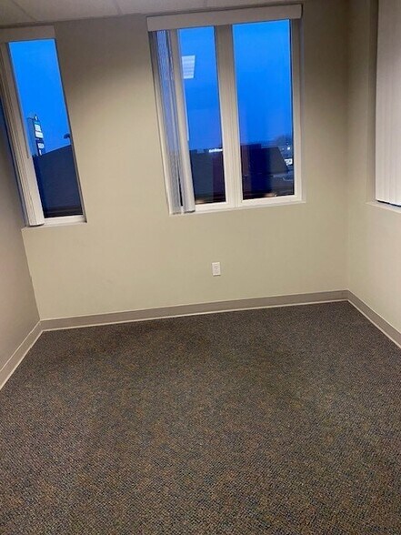 More Photos Of 2720 Superior Dr NW, Rochester Office For Lease