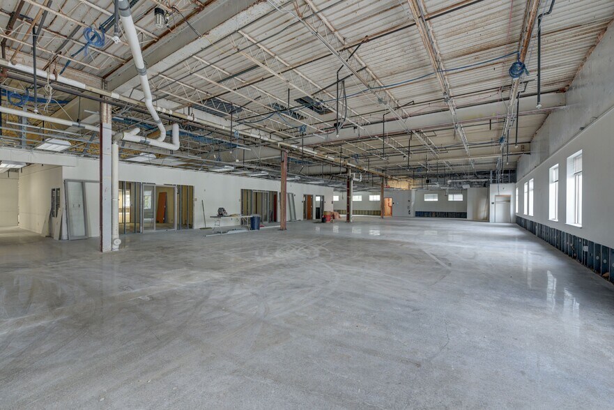 More Photos Of 1320 Taylor St, Elyria Warehouse For Lease