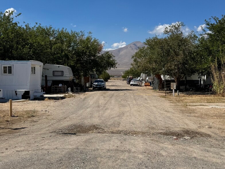 Primary Photo Of 1661 N Brown Rd, Inyokern Manufactured Housing Mobile Home Park For Sale