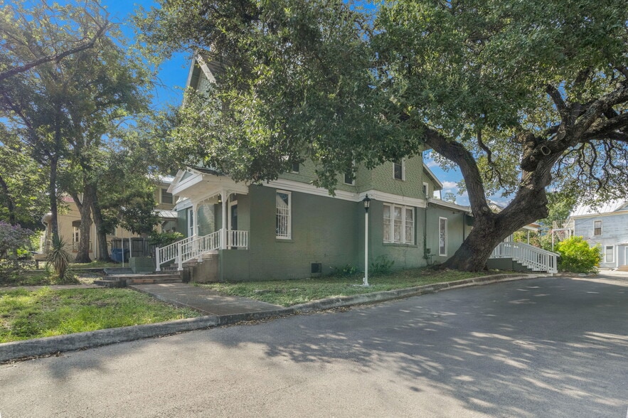 More Photos Of 1818 San Pedro Ave, San Antonio Office Residential For Sale