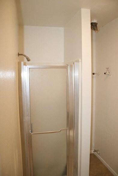 More Photos Of 25915 Senator Ave, Harbor City Warehouse For Lease