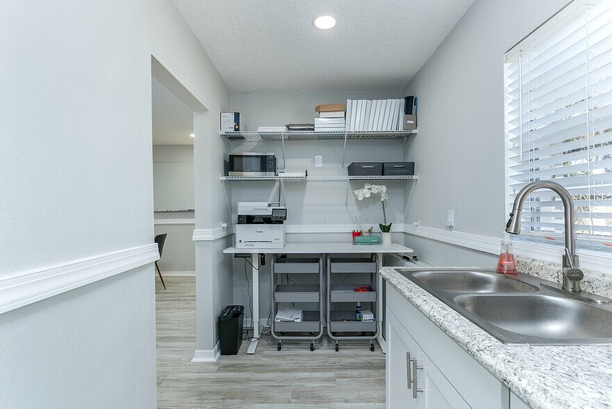 More Photos Of 621 S Locust Ave, Sanford Loft Creative Space For Sale