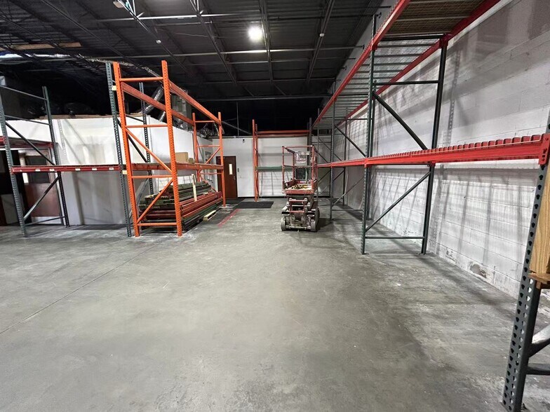 More Photos Of 975 Cobb Place Blvd NW, Kennesaw Light Distribution For Lease