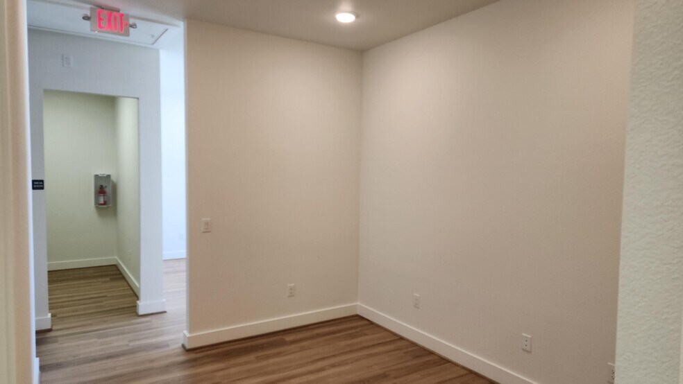 More Photos Of 16702 House Hahl Rd, Cypress Medical For Lease