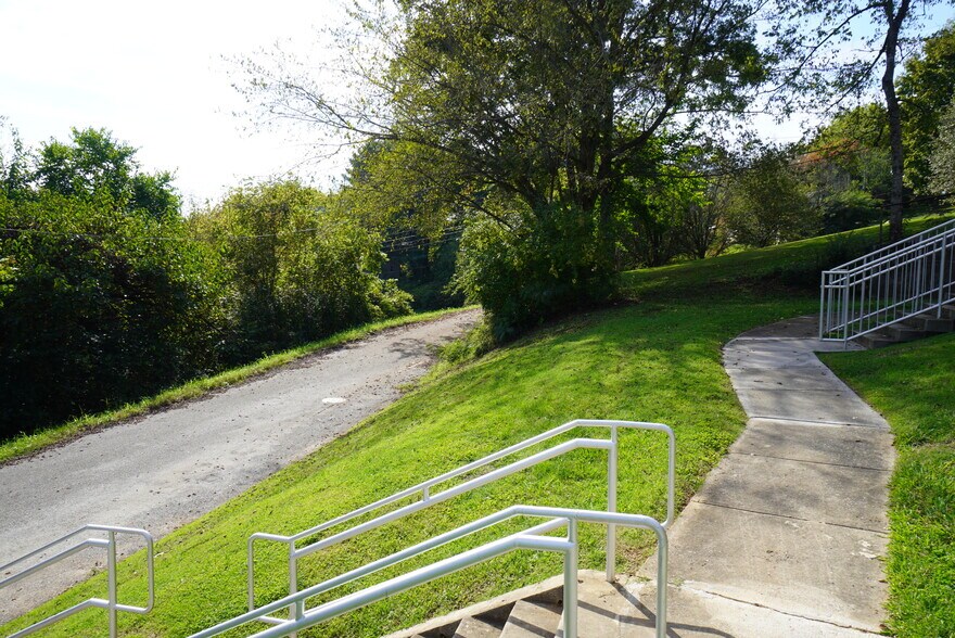 More Photos Of 706 Jay St, Jefferson City Apartments For Sale