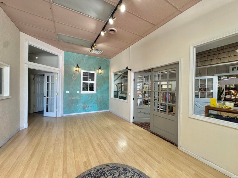 More Photos Of 125 W Jefferson St, Tipton Storefront For Lease