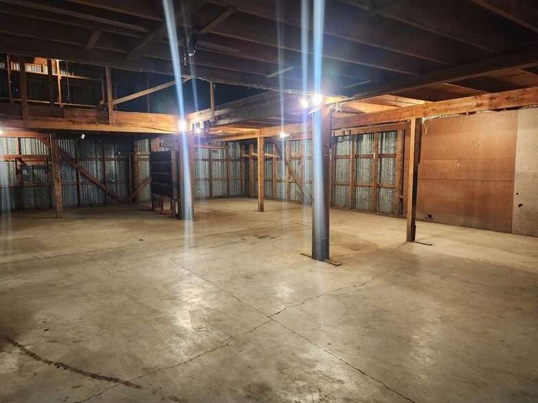 More Photos Of 48 SW Chehalis Ave, Chehalis Showroom For Sale