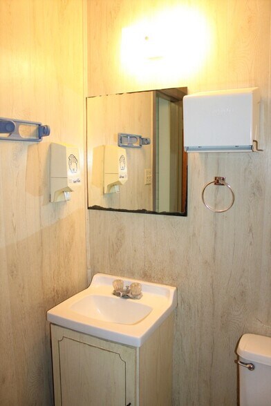 More Photos Of 2401 W Hornbeck Blvd, Fort Stockton Carwash For Sale