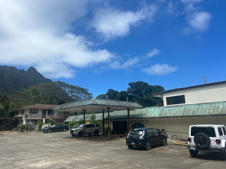 More Photos Of 49-130 Kamehameha Hwy, Kāneohe Freestanding For Lease